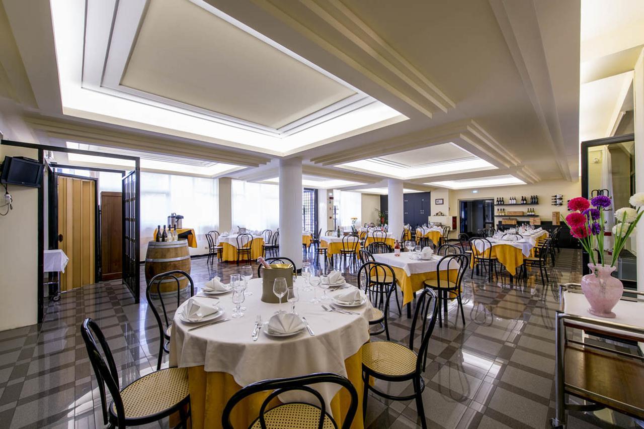 Hotel Del Cavaliere Monteprandone Exterior foto